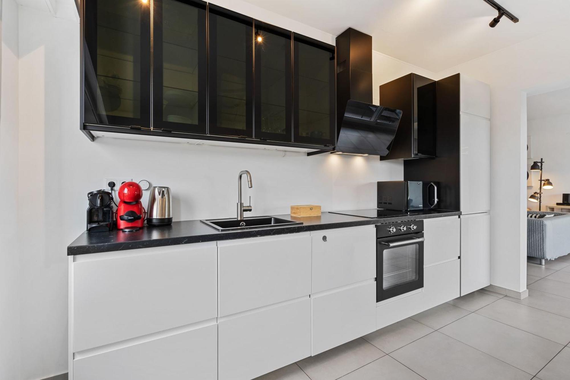 Apartment Lux 2br With Views & Balcony