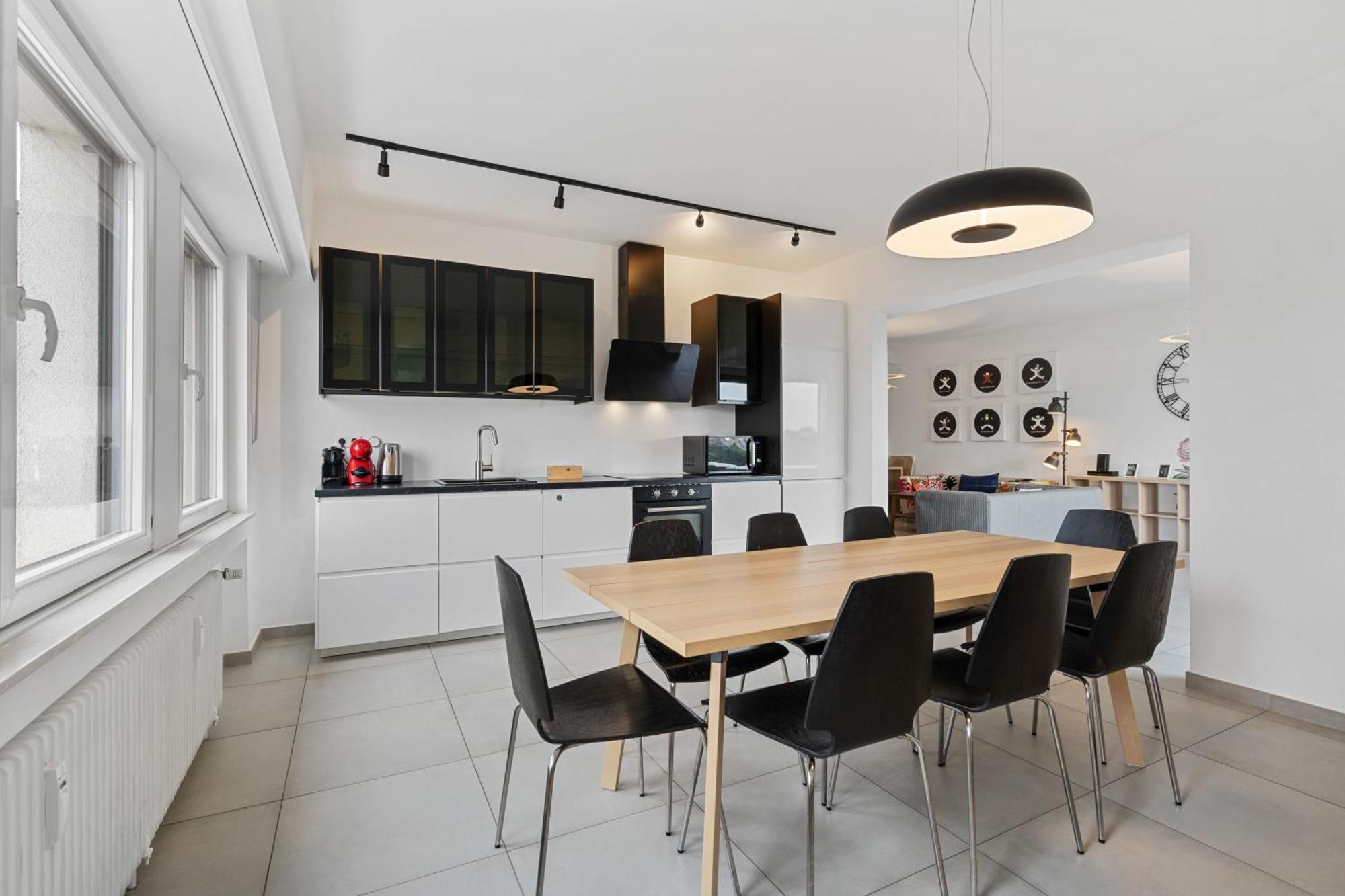 Appartamento Lux 2br With Views & Balcony
